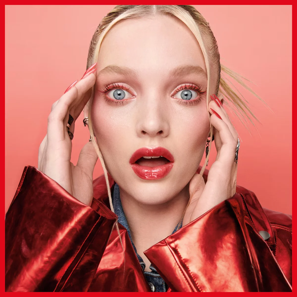 Придайте объем и сияние: Maybelline Lifter Plump 004 Red Fla