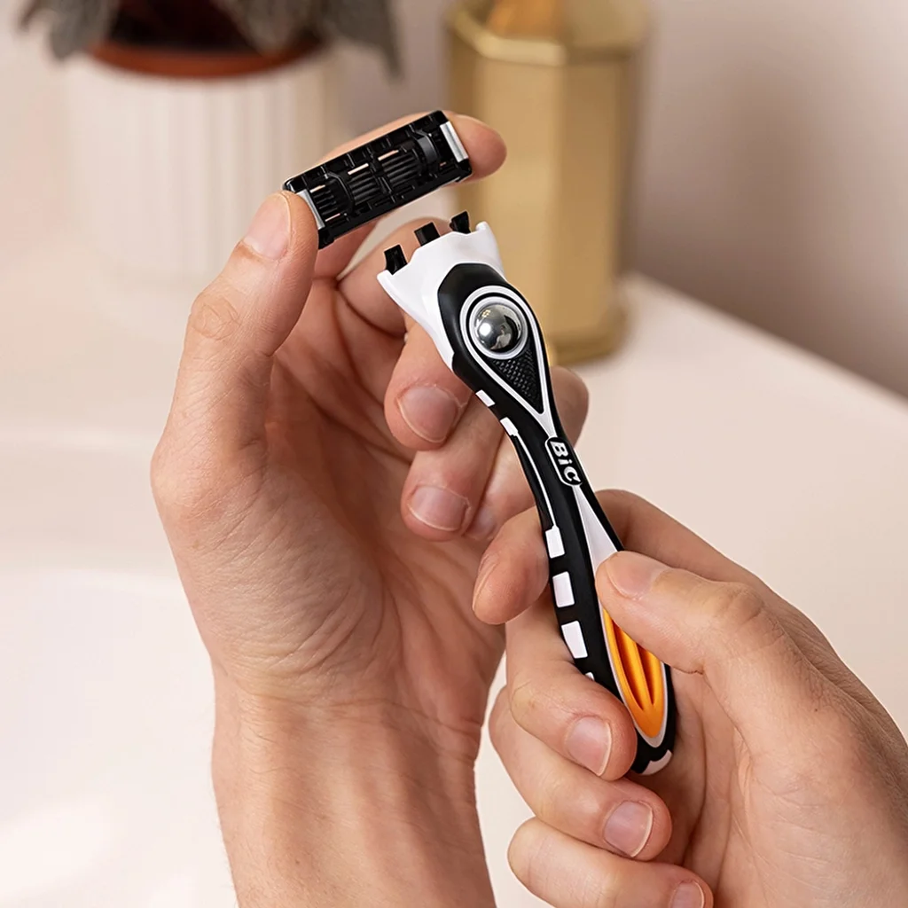 Bic Flex5 hybrid 5 blade 1 handle + 2 cartridge Razor