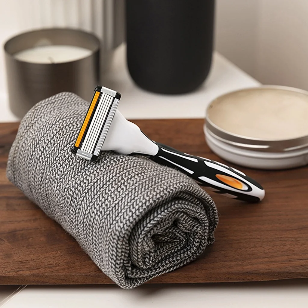 Bic Flex5 hybrid 5 blade 1 handle + 2 cartridge Razor