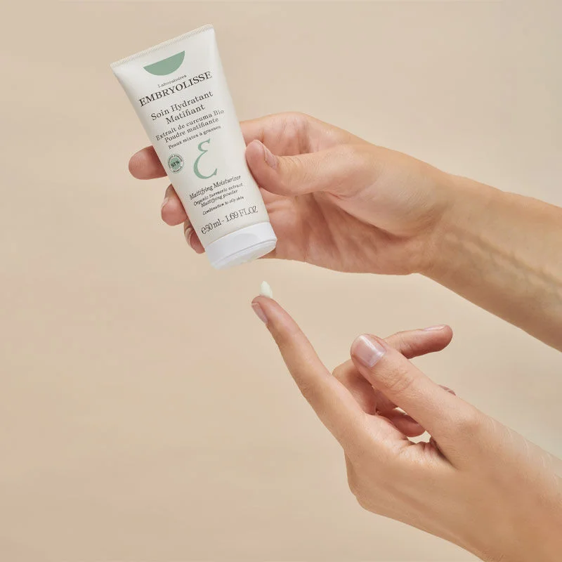 احصلي على بشرة مطفأة ومرطبة مع مرطب Embryolisse