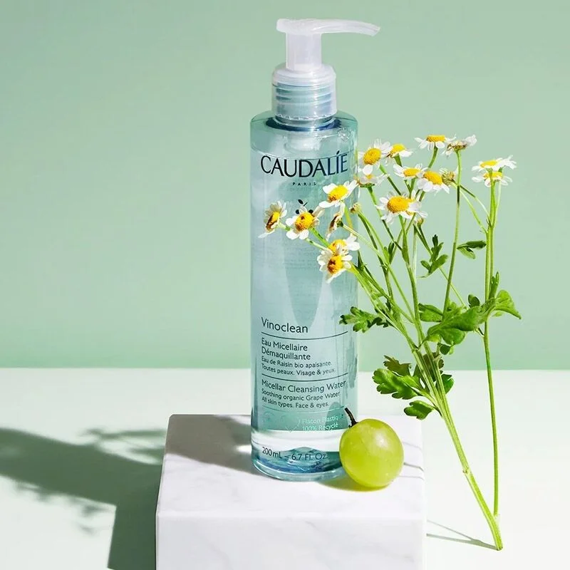 Erleben Sie reine, beruhigte Haut mit Caudalie Vinoclean