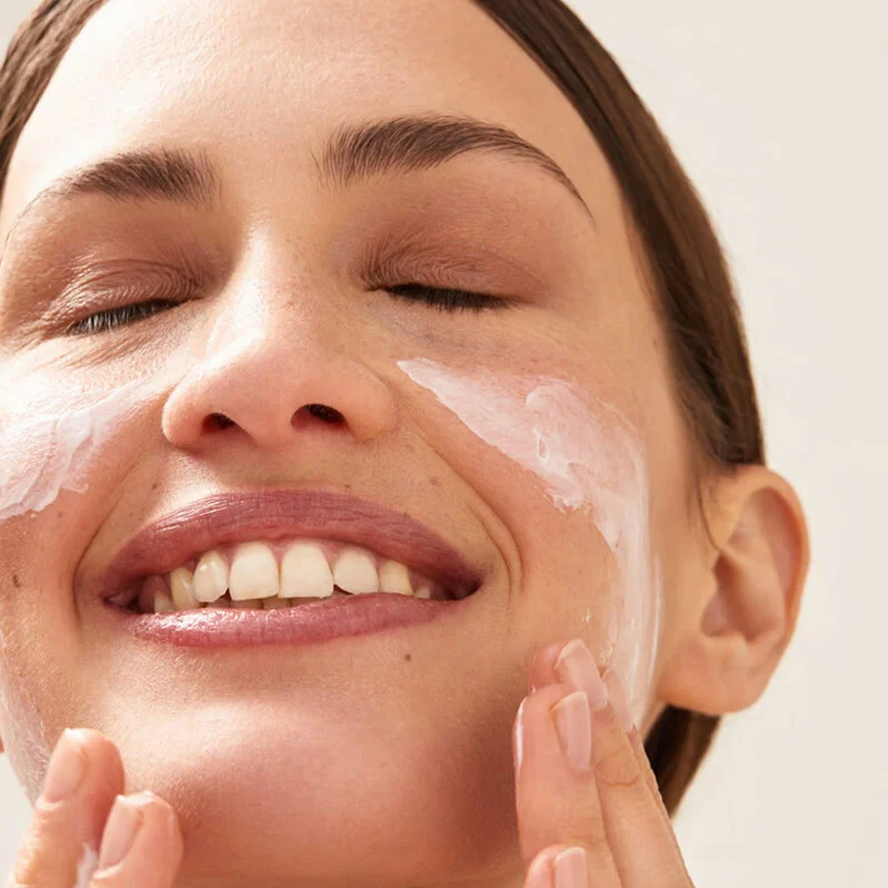 Обеспечьте коже комфорт: Nivea Essentials Soothing SPF15+