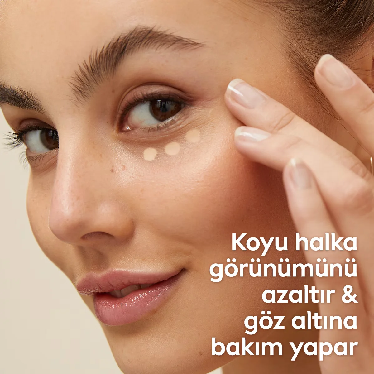 Крем для ухода за кожей вокруг глаз Nivea для маскировки темных кругов с гиалуроном, 15 мл, средний тон