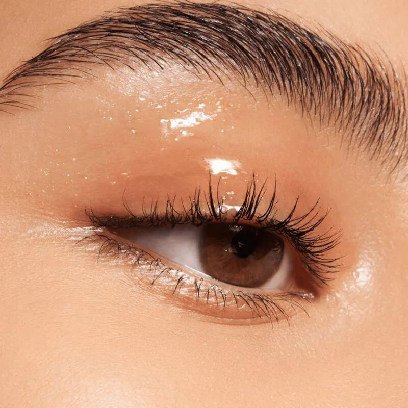 ظلال عيون سائلة لامعة رقم 01 من إيسنس Essence