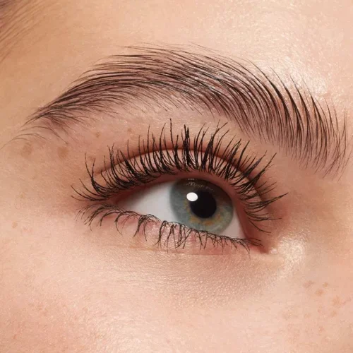 Erzielen Sie voluminöse, perfekt geformte Wimpern