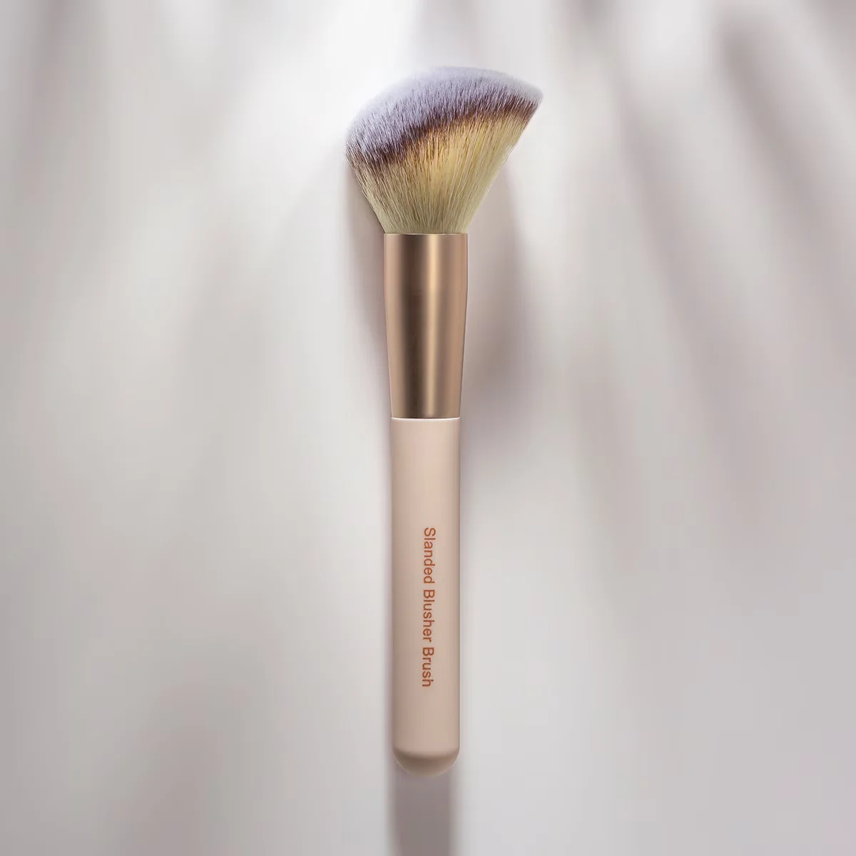 Контурная кисть с наклоном Watsons