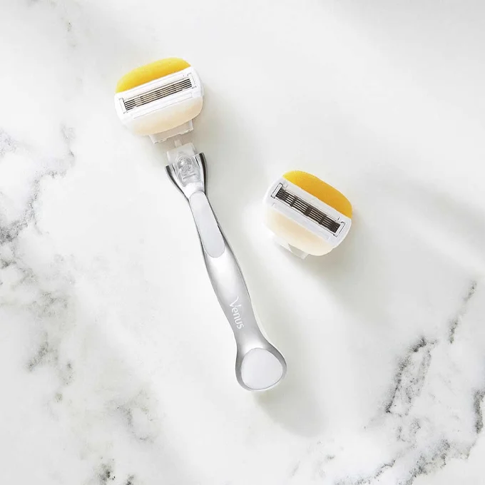 Venus 5 Shaving Tool + 2 Replacement Blades from Gillette