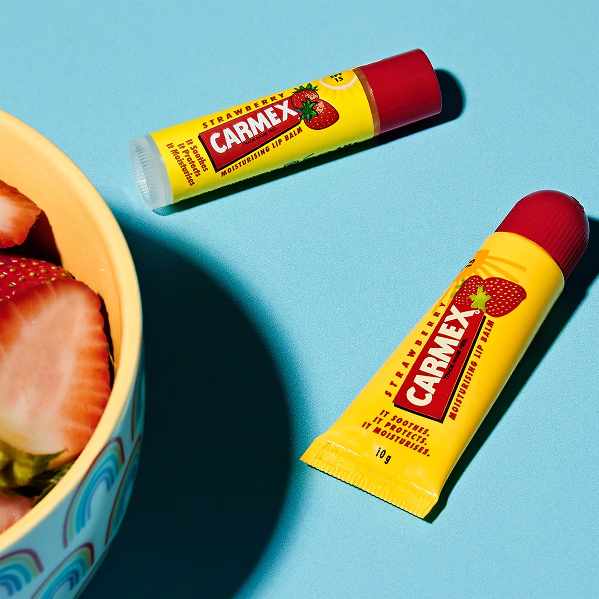 Бальзам для губ Carmex Стик Клубника SPF15 4.25 г