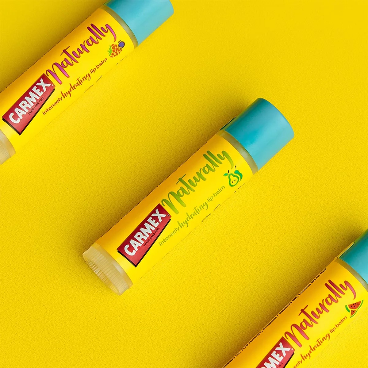 Бальзам для губ Carmex Naturally Стик Ягода 4,25 г