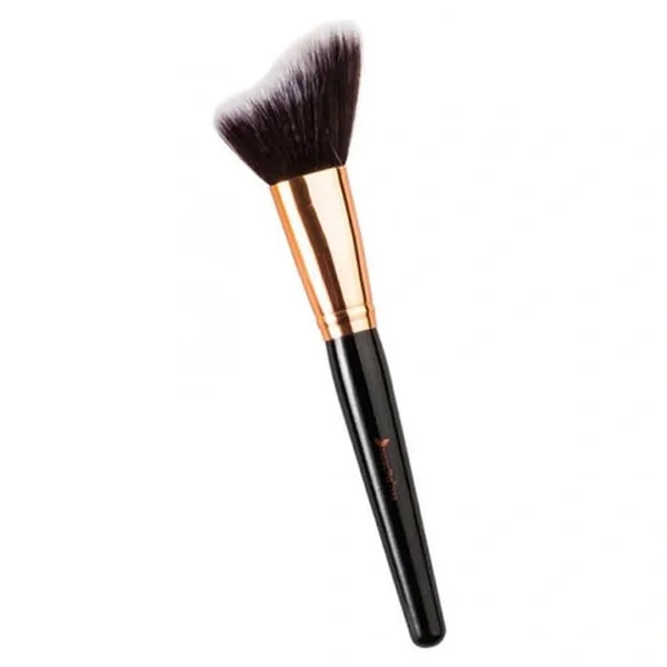 Nascita Chiseled Contour And Blush Brush 0156