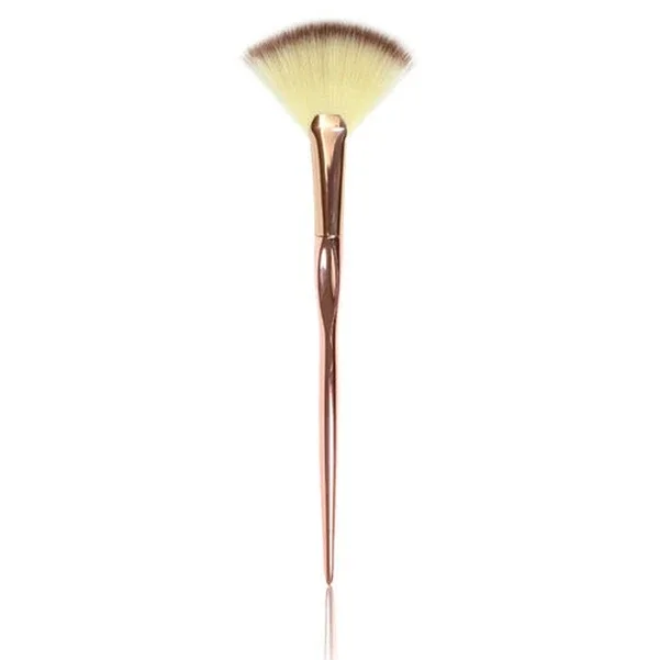 Nascita Bronzy Glow Highlighter Brush