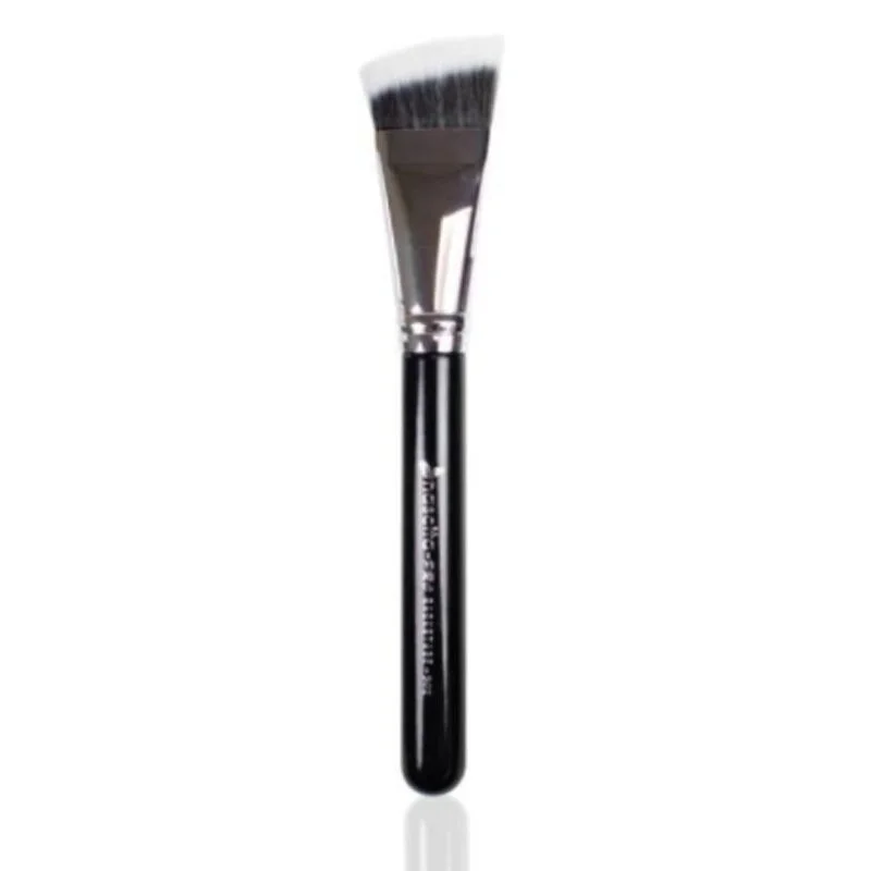 Nascita Backstage Curved Duo Fibre Face Brush 302
