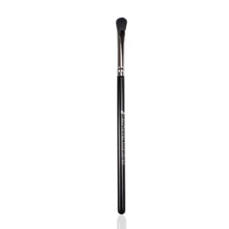 Nascita Backstage Slanted Eyeshadow Brush
