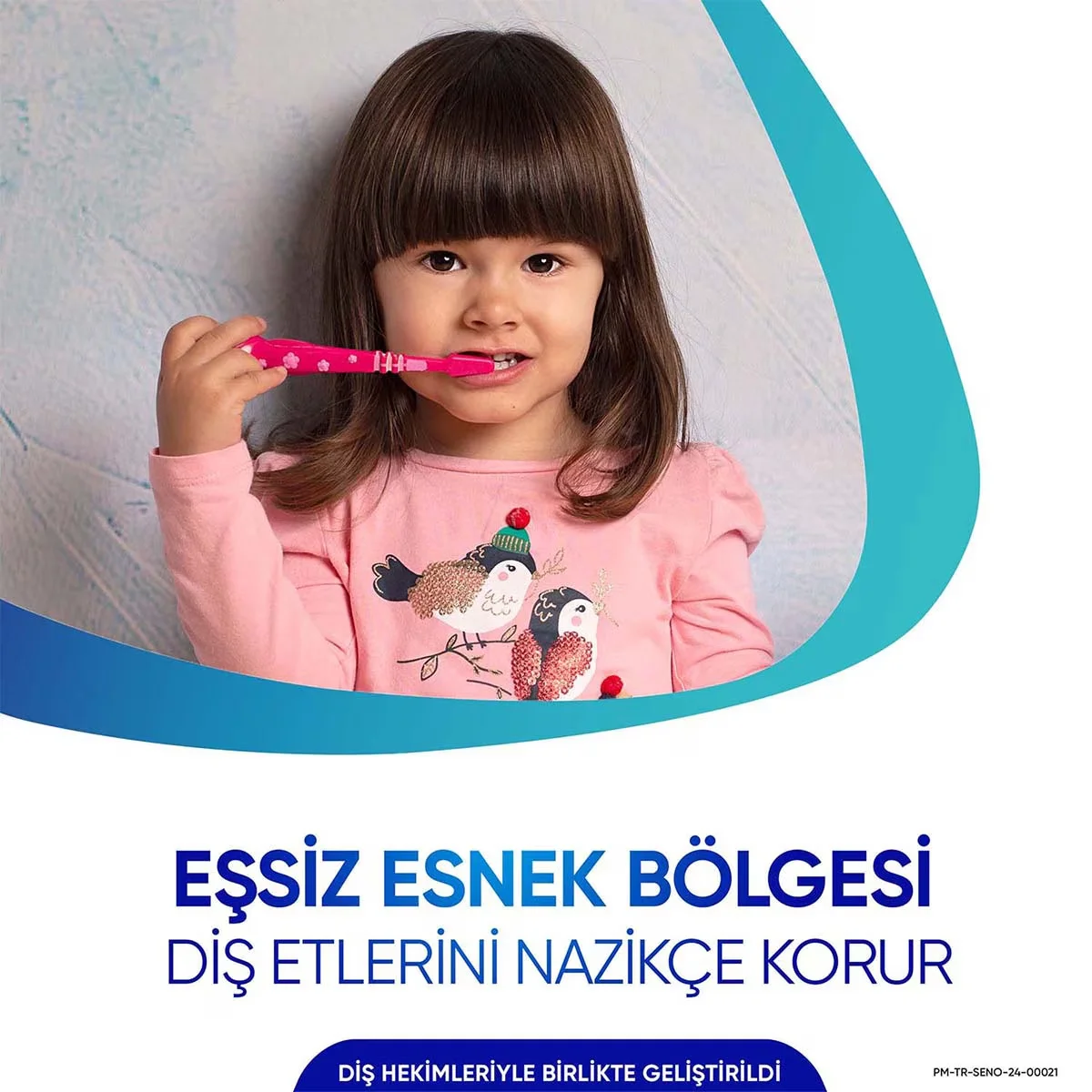 Зубная щетка Sensodyne Promine для детей мягкая - розовый кролик