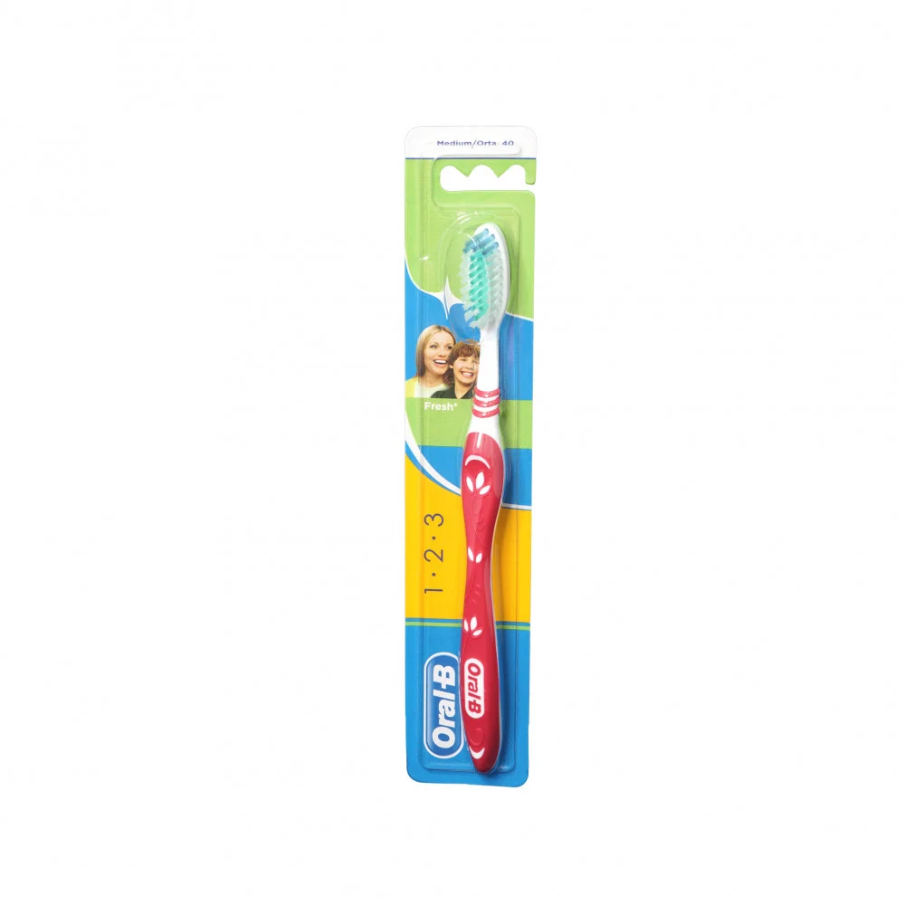 Oral-B Medium Manual Toothbrush 123