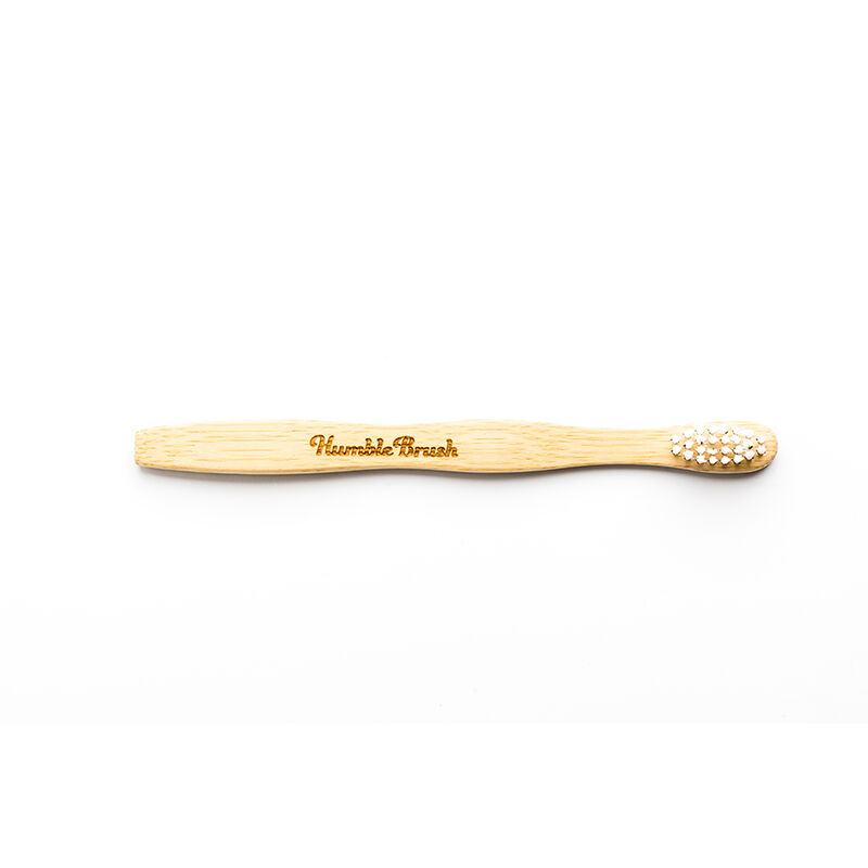 Humble Brush فرشاة أسنان همبل براش الطبيعية الناعمة للأطفال بيضاء