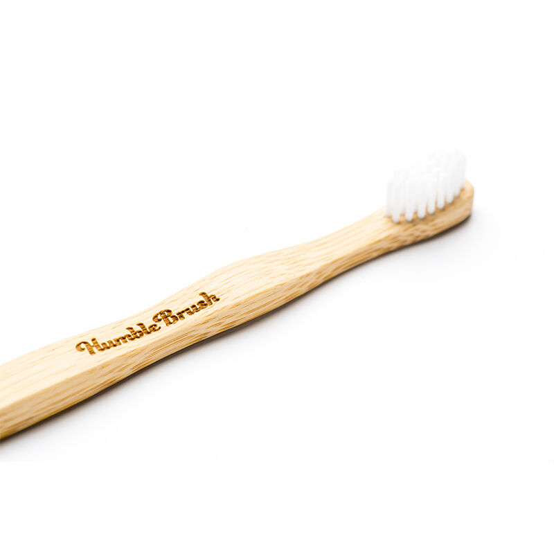Humble Brush فرشاة أسنان همبل براش الطبيعية الناعمة للأطفال بيضاء