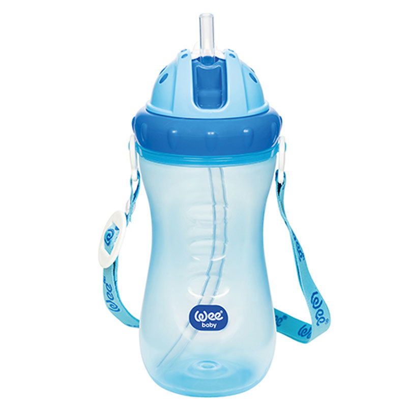 Buntes Glas mit Strohhalm von Wee Baby