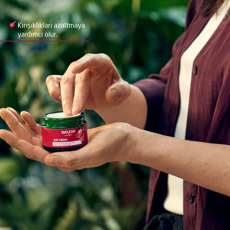 Weleda Pomegranate Extract Moisturizing and Firming Day Cream 40 ml